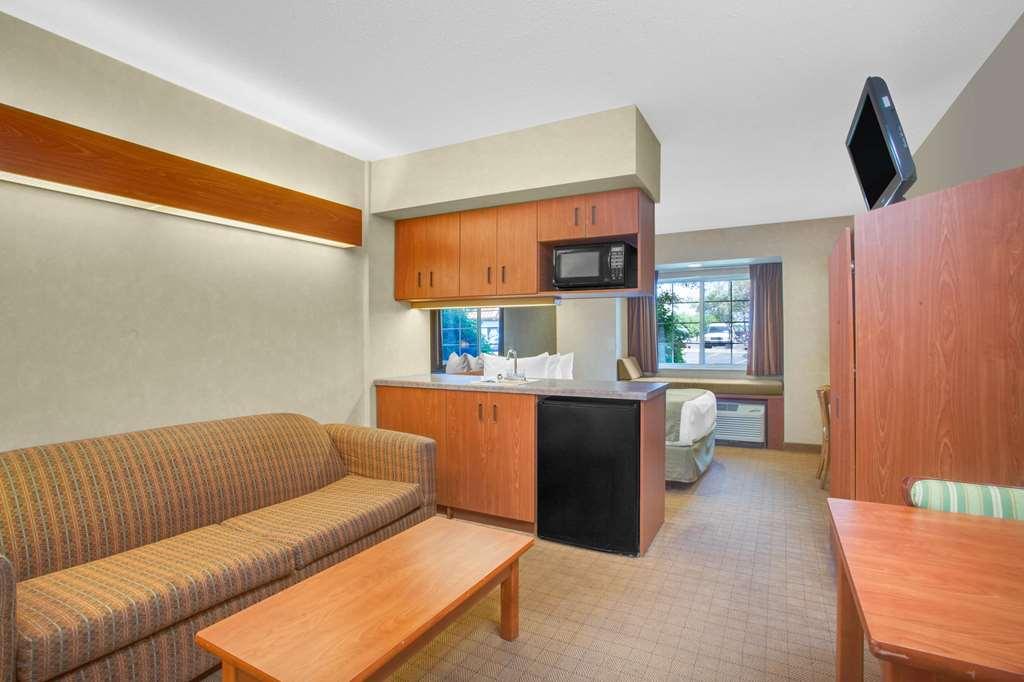 Microtel Inn & Suites Springville Ruang foto