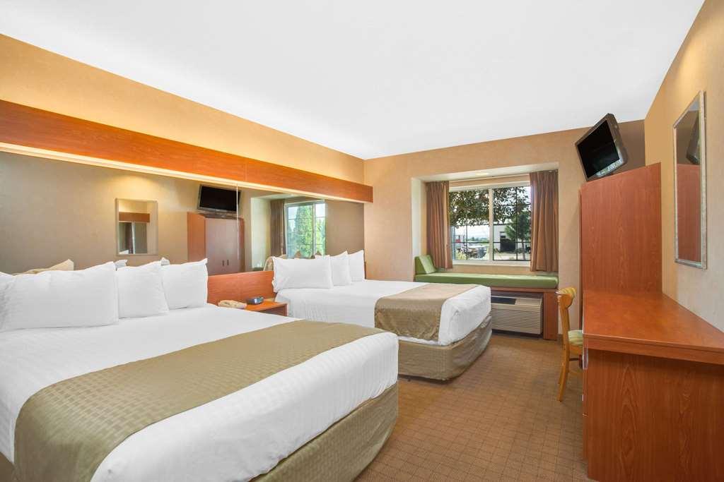 Microtel Inn & Suites Springville Ruang foto